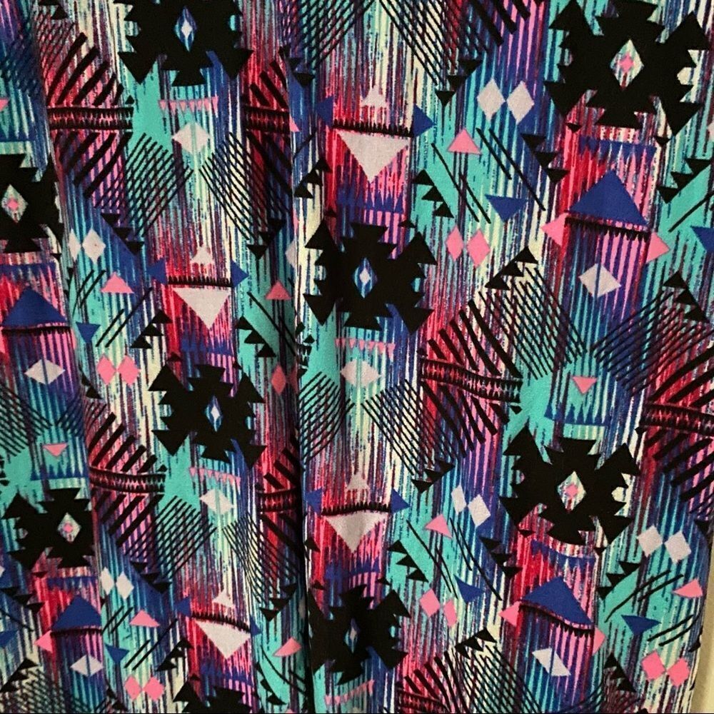 Cropped Leggings Capris Patterned Multi-Color Athleisure Athletic Workout Casual - Picture 2 of 6